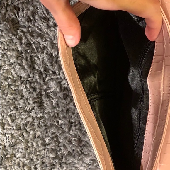 guess bag - Picture 3 of 3